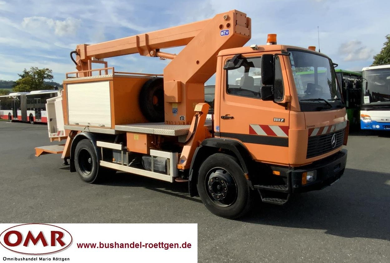 Mercedes-Benz 1117 - פלטפורמה אווירית מותקנת על משאית: תמונה 1 Mercedes-Benz 1117 - פלטפורמה אווירית מותקנת על משאית: תמונה 1