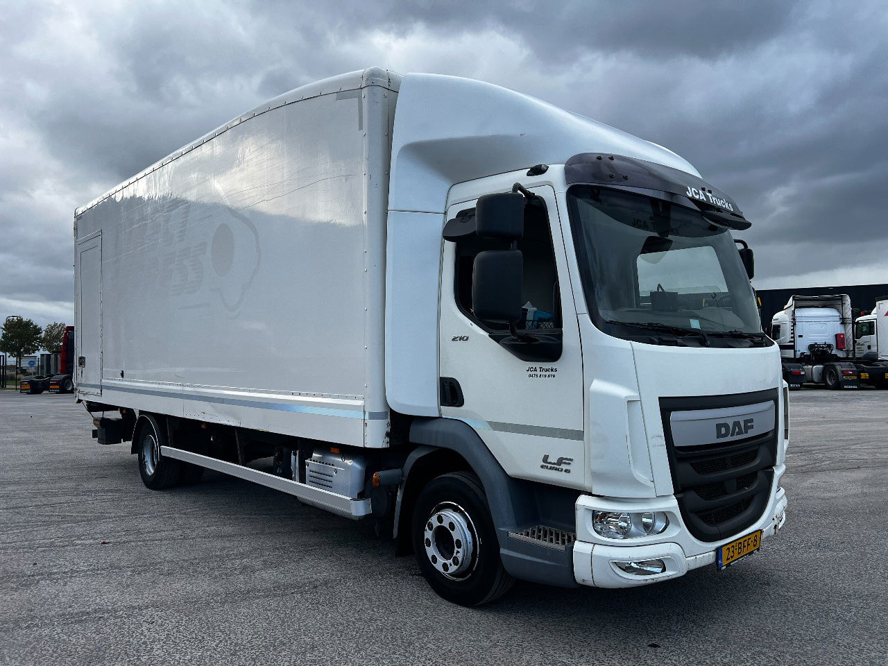 DAF LF 210 Euro 6, 12Ton - משאית תיבה: תמונה 2 DAF LF 210 Euro 6, 12Ton - משאית תיבה: תמונה 2