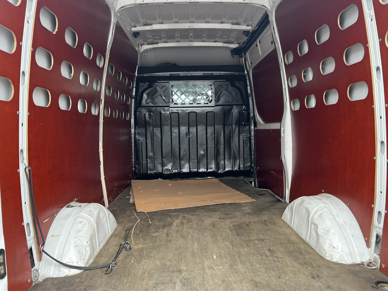 Iveco Daily 35S12 Euro 6, AUT - כלי רכב מסחרי עם לוח: תמונה 5 Iveco Daily 35S12 Euro 6, AUT - כלי רכב מסחרי עם לוח: תמונה 5
