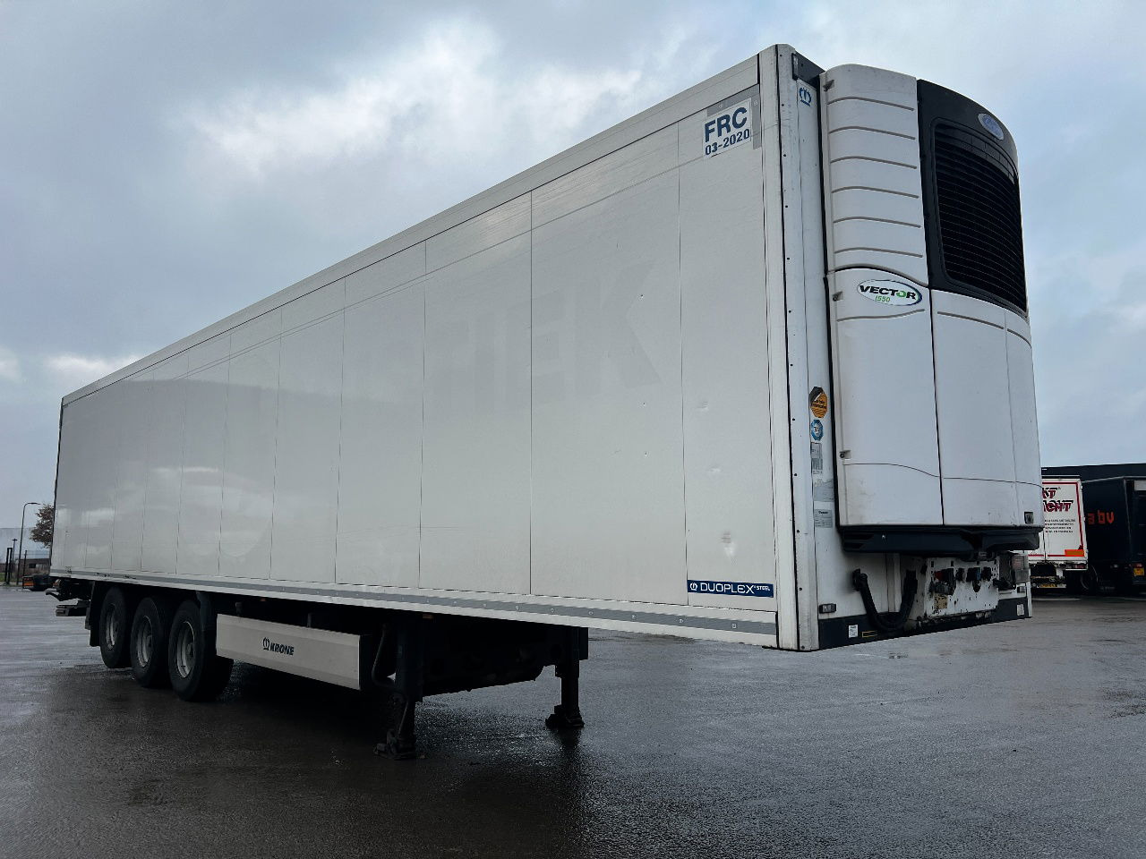 Krone SD met Carrier Vector 1550 en dhollandia laadklep - סמיטריילר עם קירור: תמונה 2 Krone SD met Carrier Vector 1550 en dhollandia laadklep - סמיטריילר עם קירור: תמונה 2