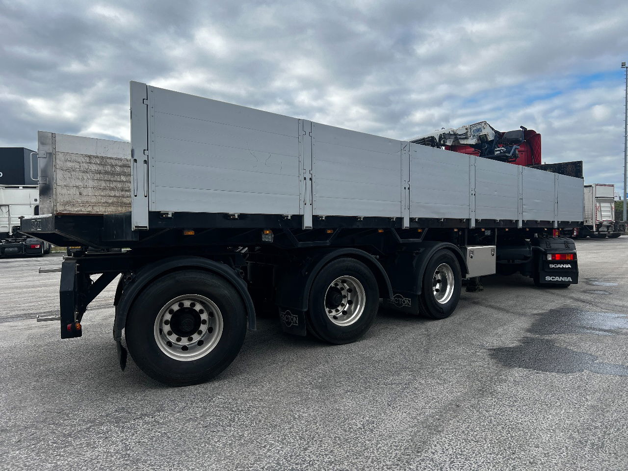 Pacton Stenenoplegger met Kennis 14.000 Kraan, Crane - סמיטריילר צד נופל/ שטוח: תמונה 4 Pacton Stenenoplegger met Kennis 14.000 Kraan, Crane - סמיטריילר צד נופל/ שטוח: תמונה 4