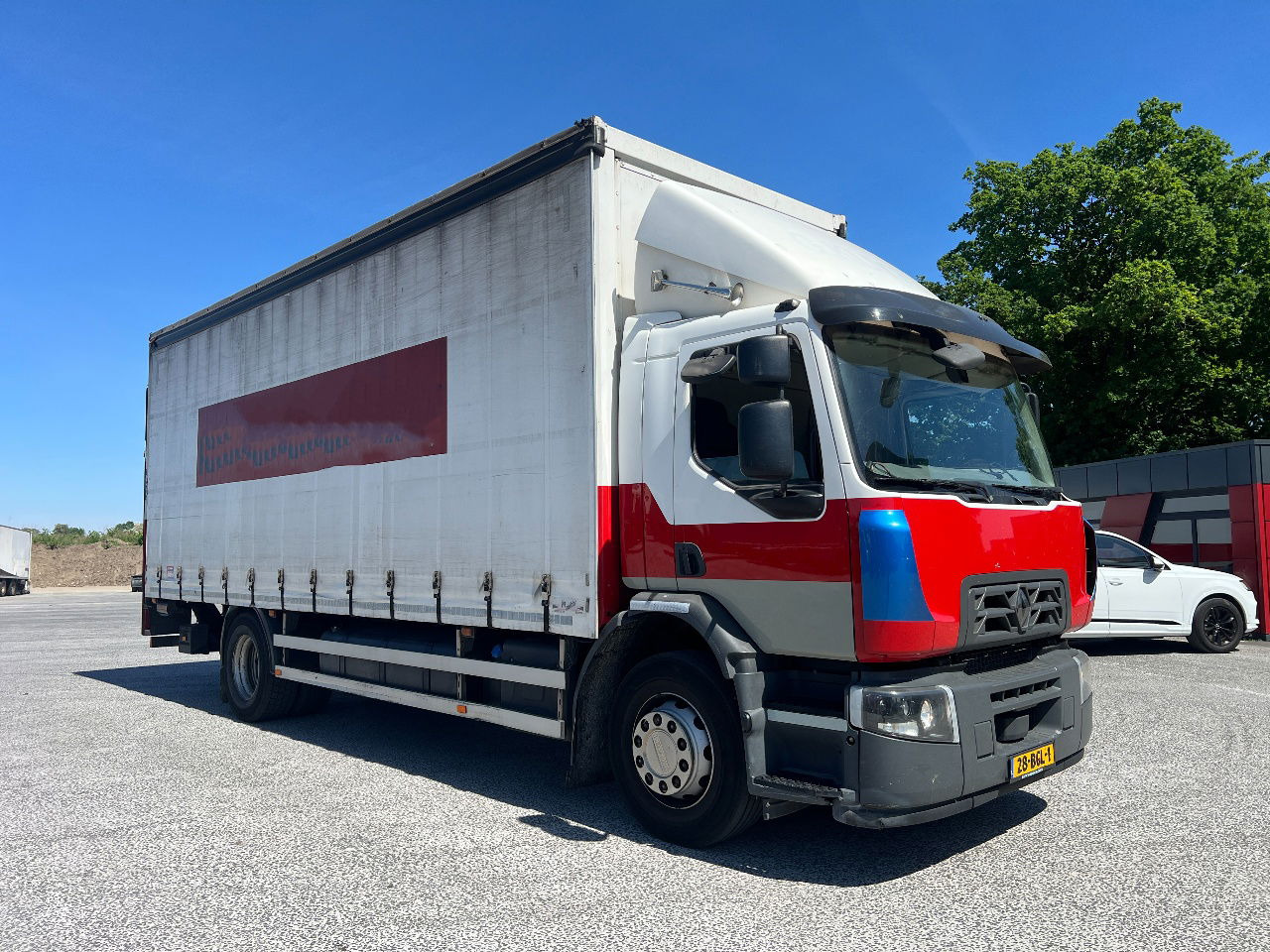Renault D Wide 330, 19Ton, New tacho - משאית וילונות צד: תמונה 2 Renault D Wide 330, 19Ton, New tacho - משאית וילונות צד: תמונה 2