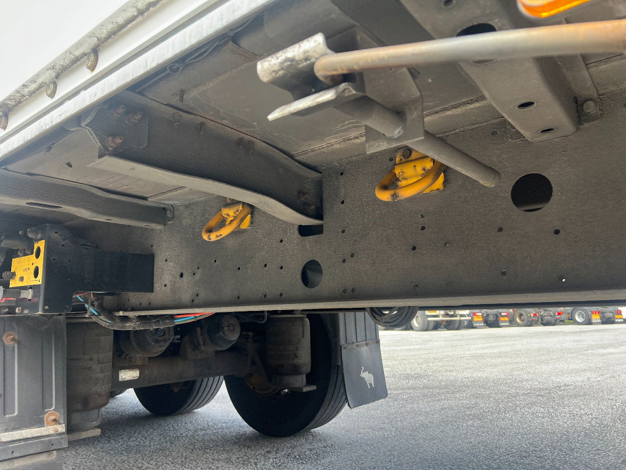 Schmitz Cargobull Isoliert koffer, SAF achsen - סמיטריילר בתיבה סגורה: תמונה 5 Schmitz Cargobull Isoliert koffer, SAF achsen - סמיטריילר בתיבה סגורה: תמונה 5