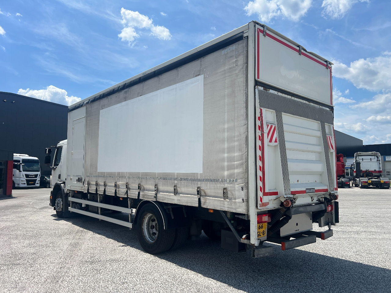 Volvo FE 250 Euro 6, 19T - משאית וילונות צד: תמונה 4 Volvo FE 250 Euro 6, 19T - משאית וילונות צד: תמונה 4