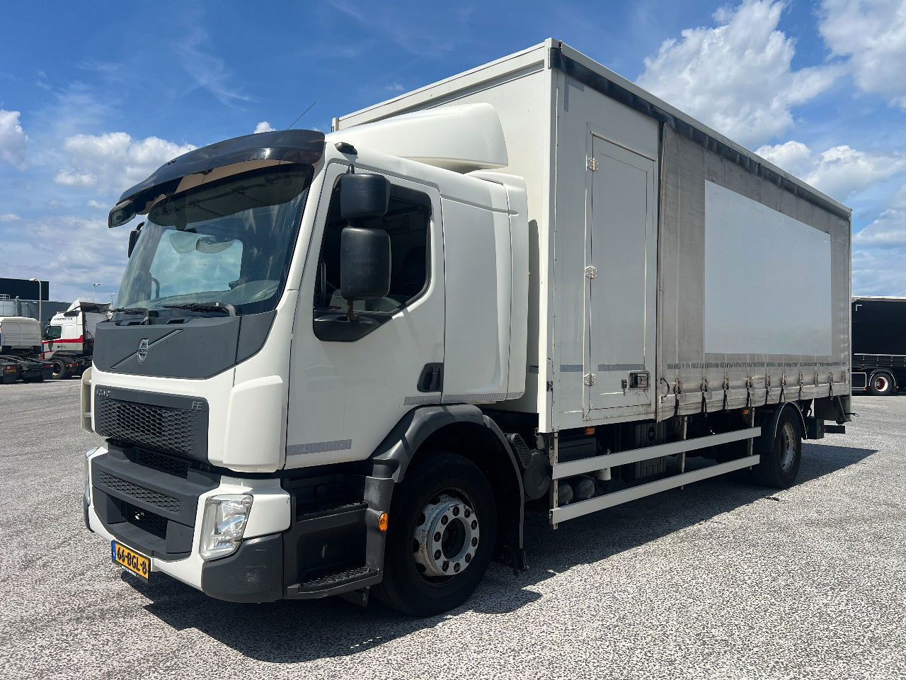 Volvo FE 250 Euro 6, 19T - משאית וילונות צד: תמונה 1 Volvo FE 250 Euro 6, 19T - משאית וילונות צד: תמונה 1