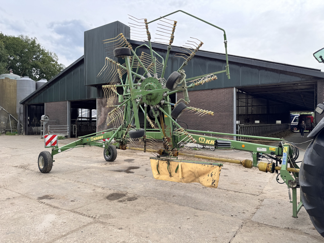 KRONE Swadro 810 - גורף/ מגרפה: תמונה 4 KRONE Swadro 810 - גורף/ מגרפה: תמונה 4