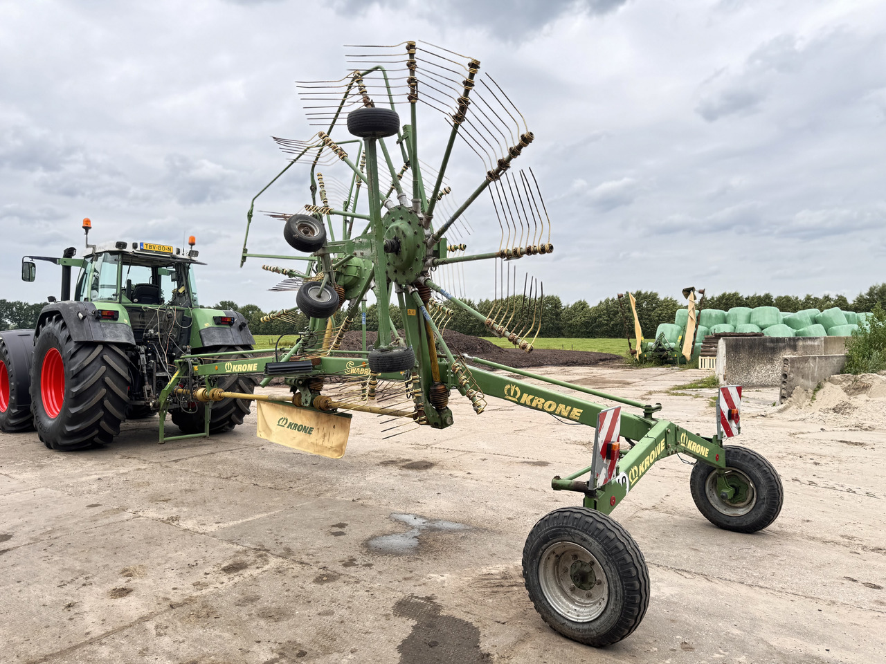 KRONE Swadro 810 - גורף/ מגרפה: תמונה 2 KRONE Swadro 810 - גורף/ מגרפה: תמונה 2