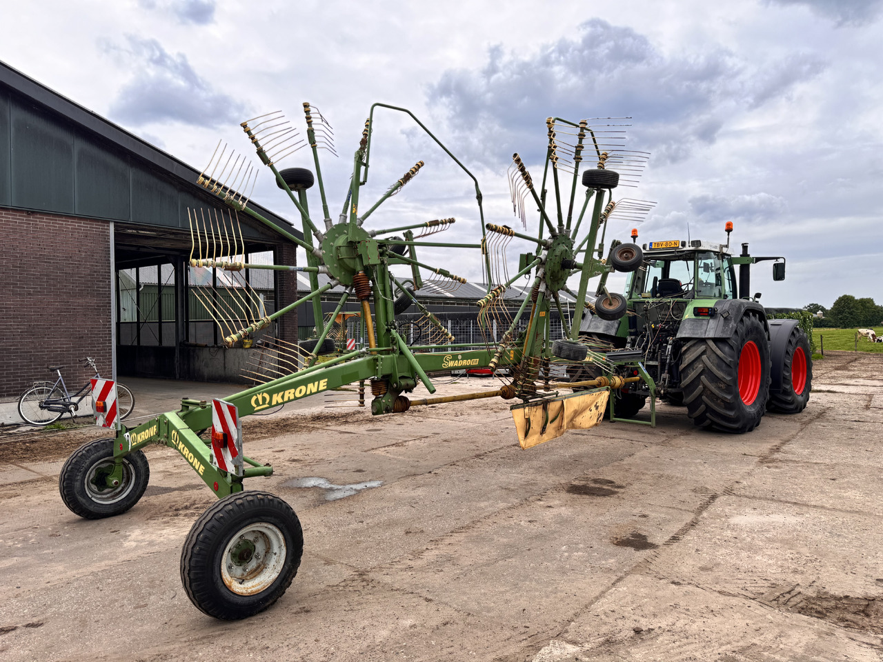 KRONE Swadro 810 - גורף/ מגרפה: תמונה 3 KRONE Swadro 810 - גורף/ מגרפה: תמונה 3