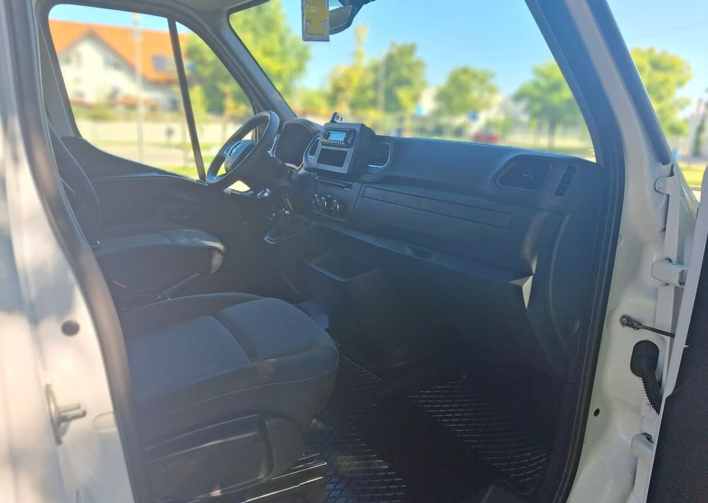 כלי רכב מסחרי עם וילונות צד Renault Master: תמונה 18