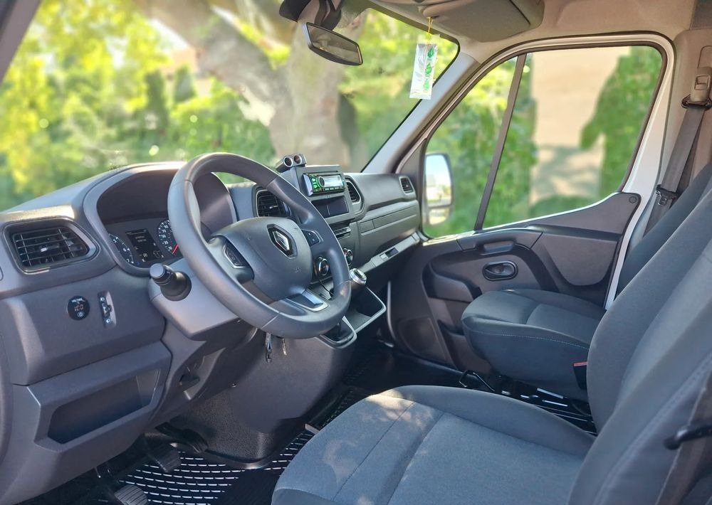כלי רכב מסחרי עם וילונות צד Renault Master: תמונה 16