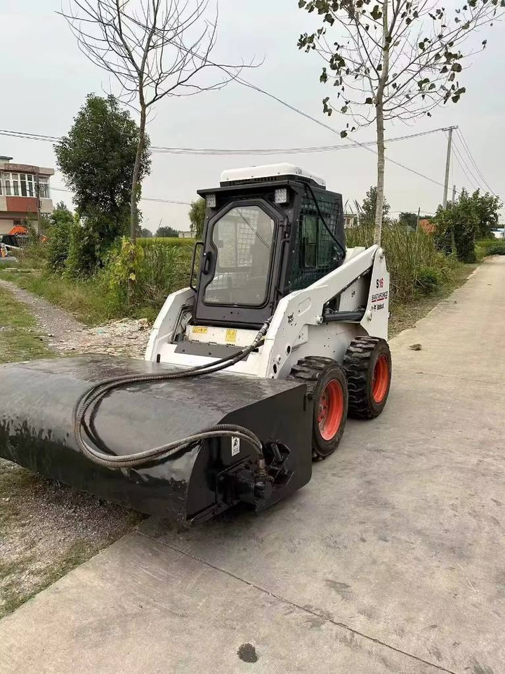 Bobcat S 16 - מעמיס היגוי החלקה: תמונה 4 Bobcat S 16 - מעמיס היגוי החלקה: תמונה 4