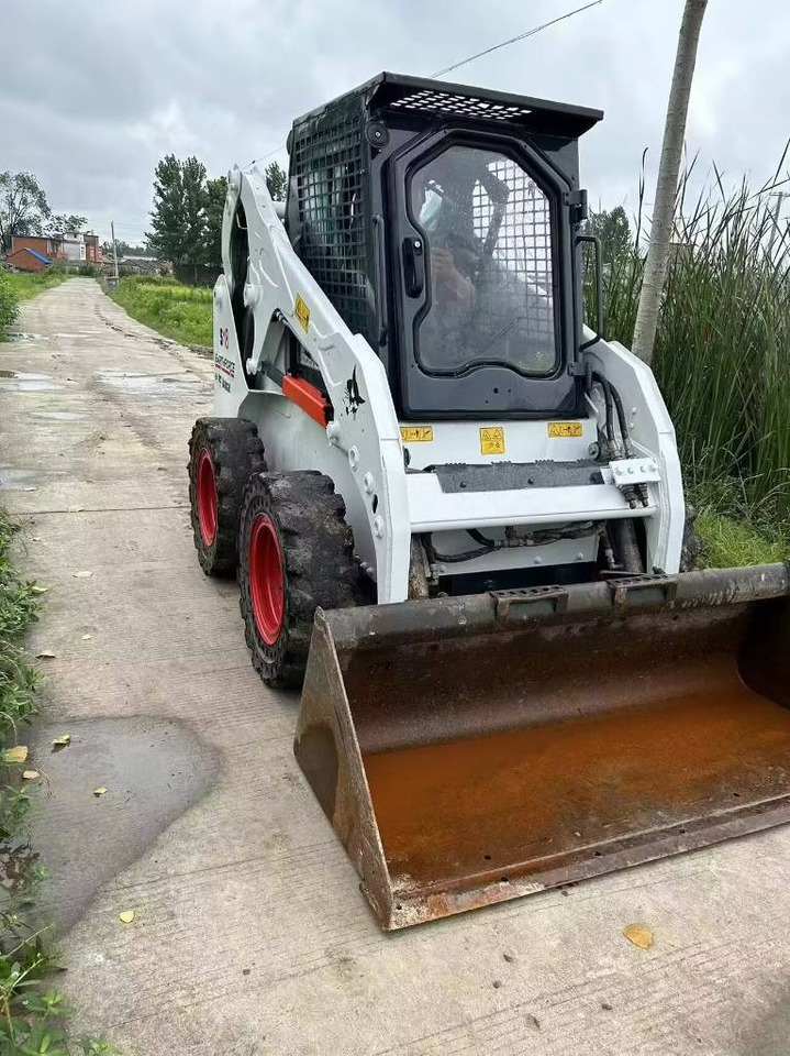 Bobcat S 18 - מעמיס היגוי החלקה: תמונה 5 Bobcat S 18 - מעמיס היגוי החלקה: תמונה 5