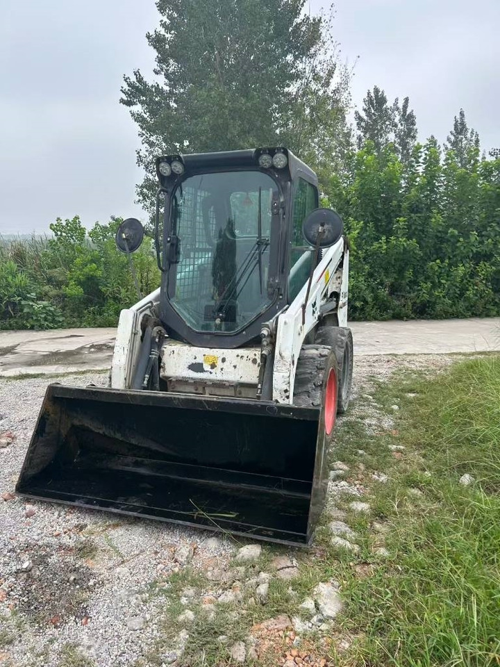 Bobcat S 450 - מעמיס היגוי החלקה: תמונה 2 Bobcat S 450 - מעמיס היגוי החלקה: תמונה 2
