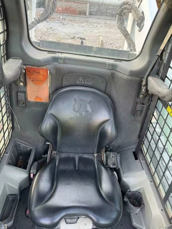 Bobcat T 770 - מעמיס היגוי החלקה: תמונה 5 Bobcat T 770 - מעמיס היגוי החלקה: תמונה 5