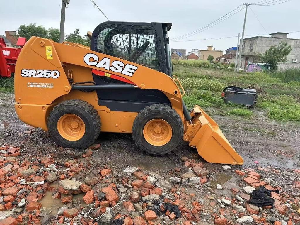 CASE SR 250 - מעמיס היגוי החלקה: תמונה 1 CASE SR 250 - מעמיס היגוי החלקה: תמונה 1
