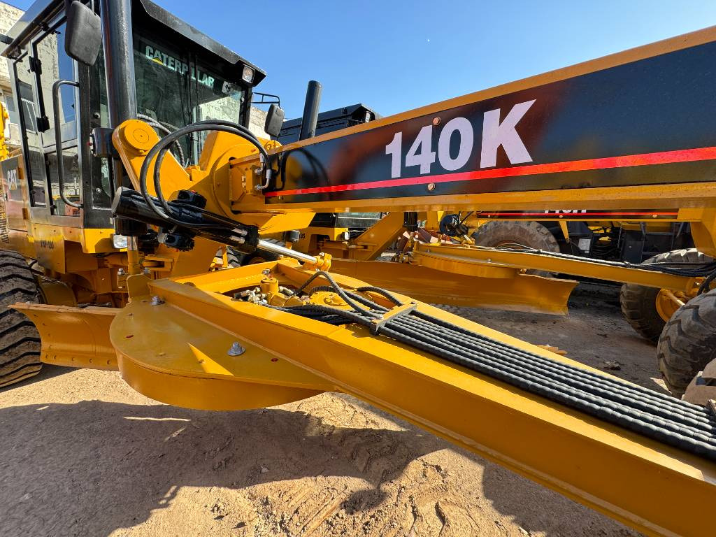 CAT 140 K - מפלסת: תמונה 5 CAT 140 K - מפלסת: תמונה 5