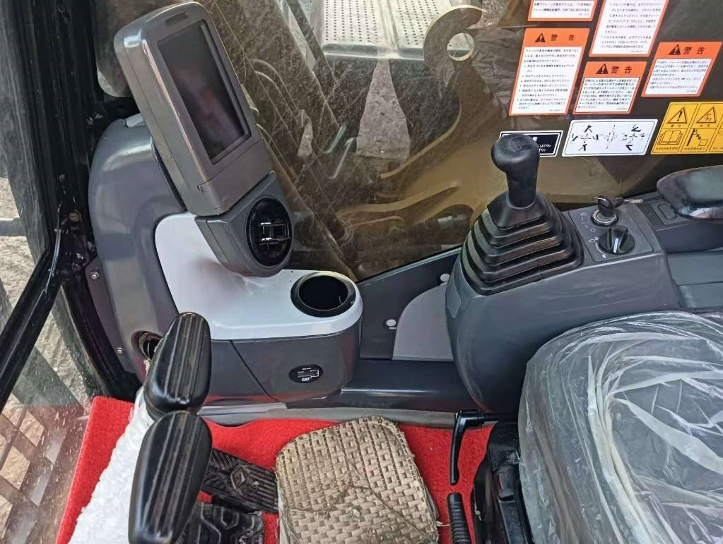 CAT 324 D2L - מחפר סורק: תמונה 5 CAT 324 D2L - מחפר סורק: תמונה 5