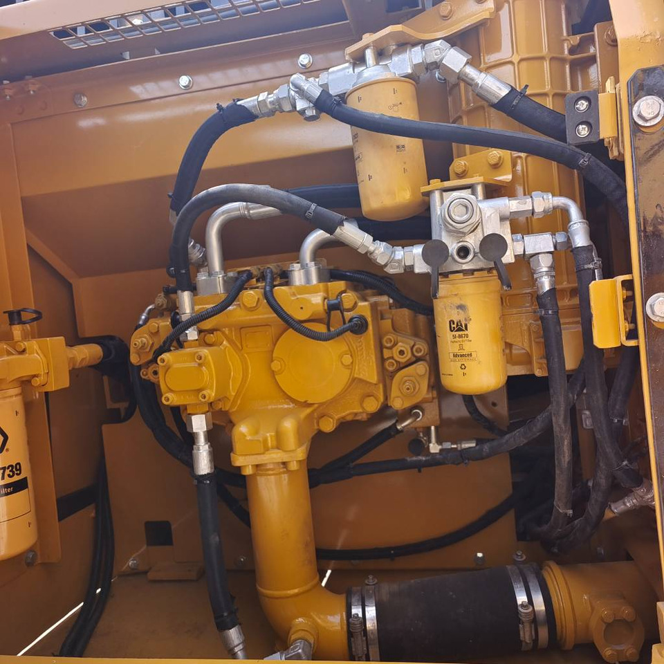 CAT 330D2L - מחפר סורק: תמונה 4 CAT 330D2L - מחפר סורק: תמונה 4