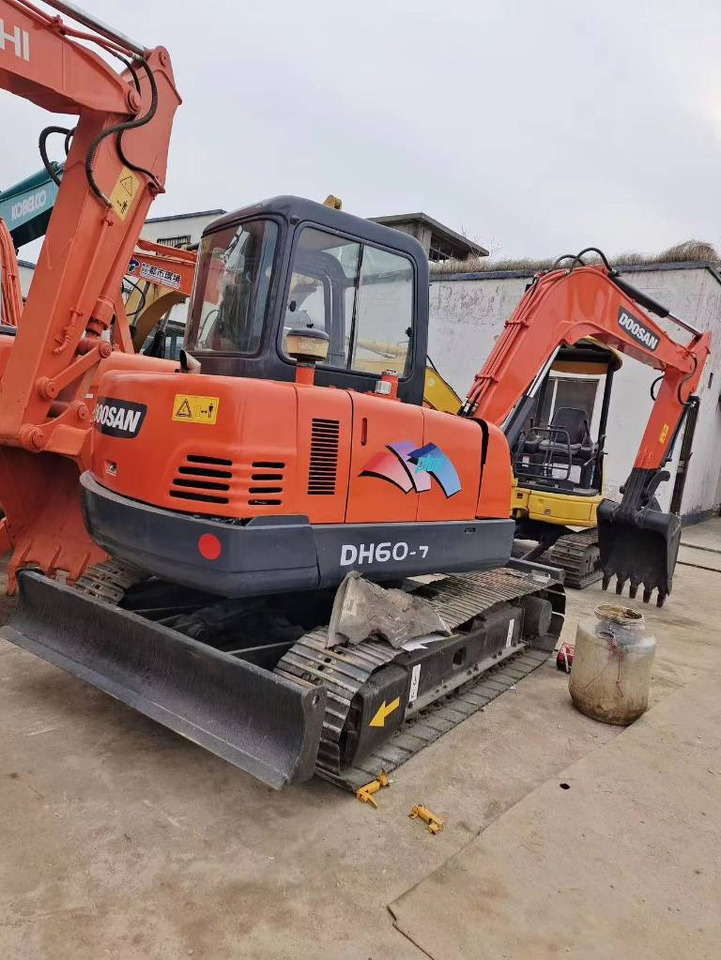 Doosan DH 60-7 - מיני מחפר: תמונה 1 Doosan DH 60-7 - מיני מחפר: תמונה 1