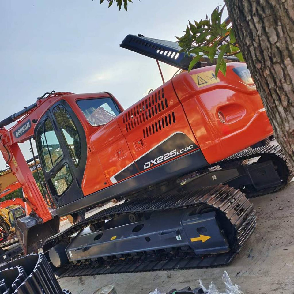 מחפר סורק Doosan DX 225 LC: תמונה 1