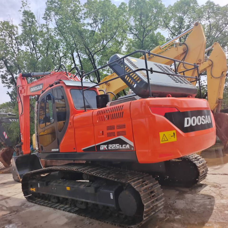 Doosan DX 225 LC - מחפר סורק: תמונה 1 Doosan DX 225 LC - מחפר סורק: תמונה 1