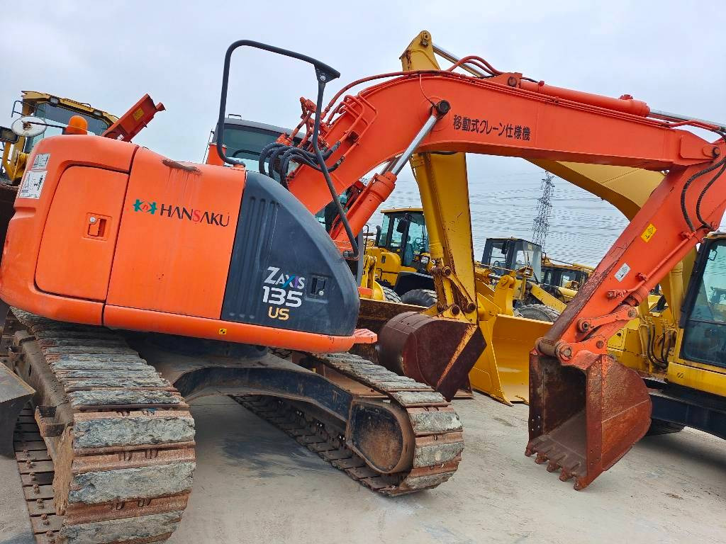 Hitachi ZX 135 US - מחפר סורק: תמונה 1 Hitachi ZX 135 US - מחפר סורק: תמונה 1