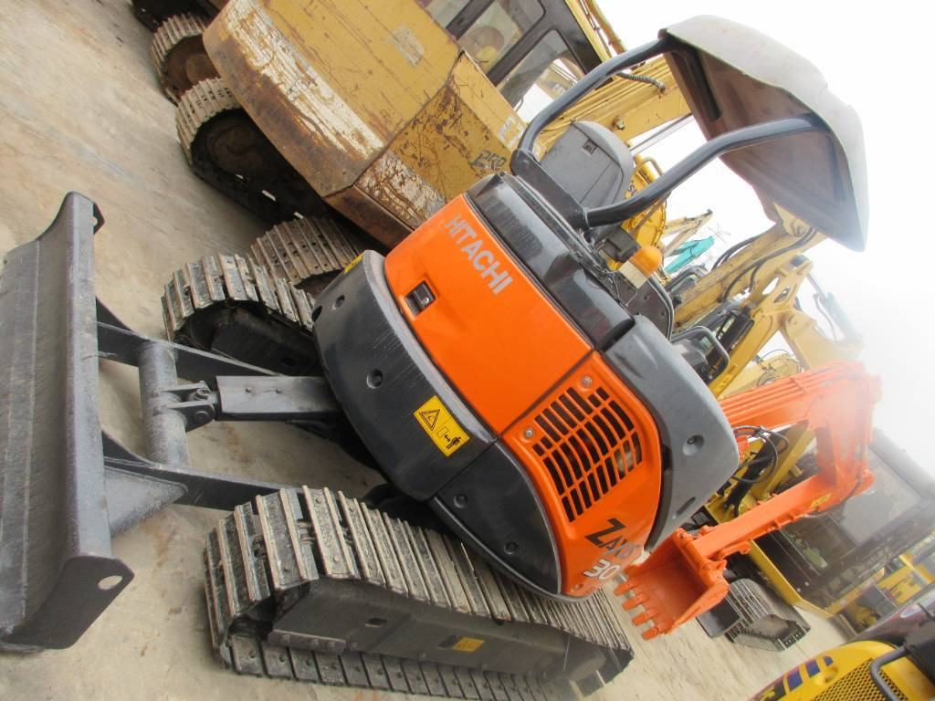 Hitachi ZX 30 U - מיני מחפר: תמונה 4 Hitachi ZX 30 U - מיני מחפר: תמונה 4