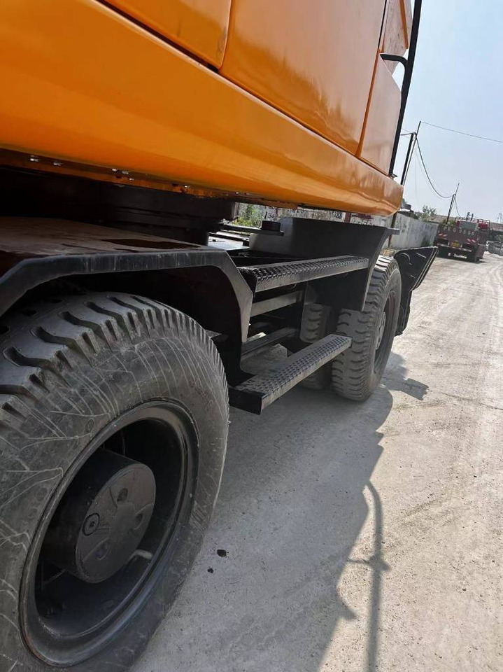 מחפר גלגלים Hyundai 210W-7: תמונה 13