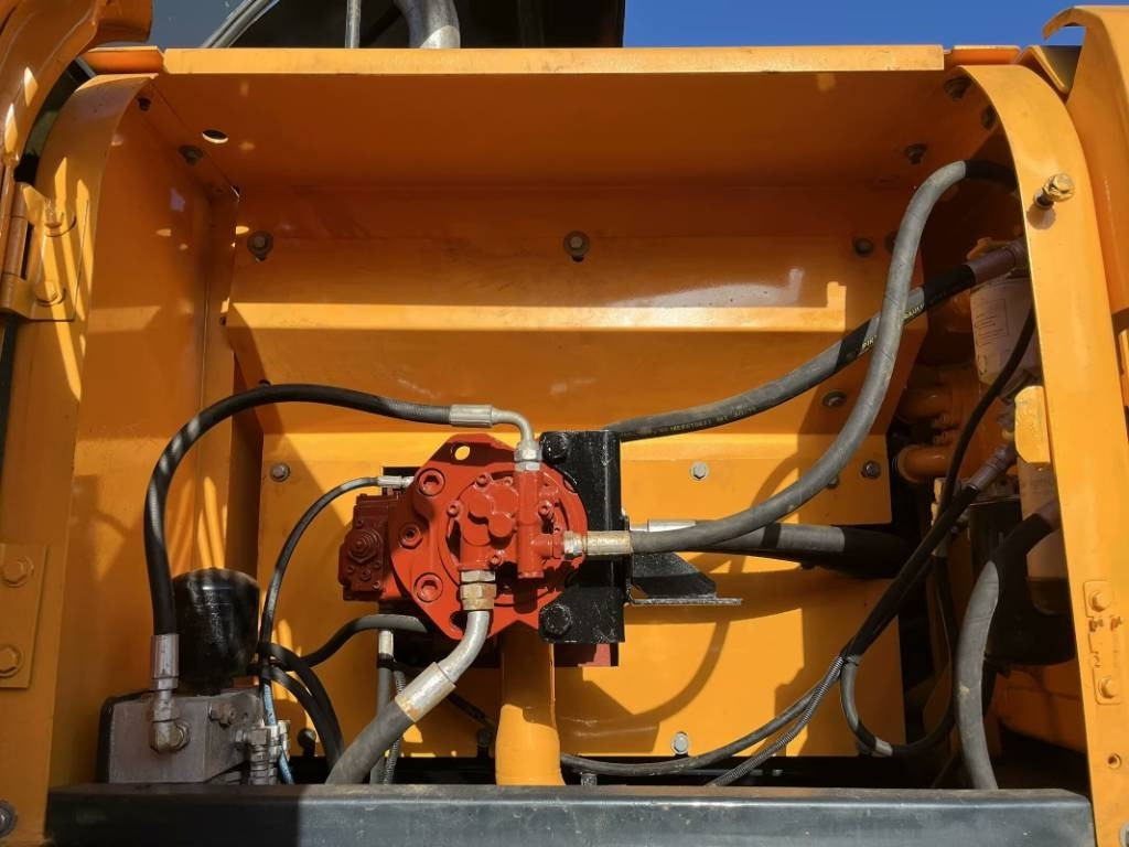 מחפר סורק Hyundai 305LC-9S: תמונה 7 מחפר סורק Hyundai 305LC-9S: תמונה 7