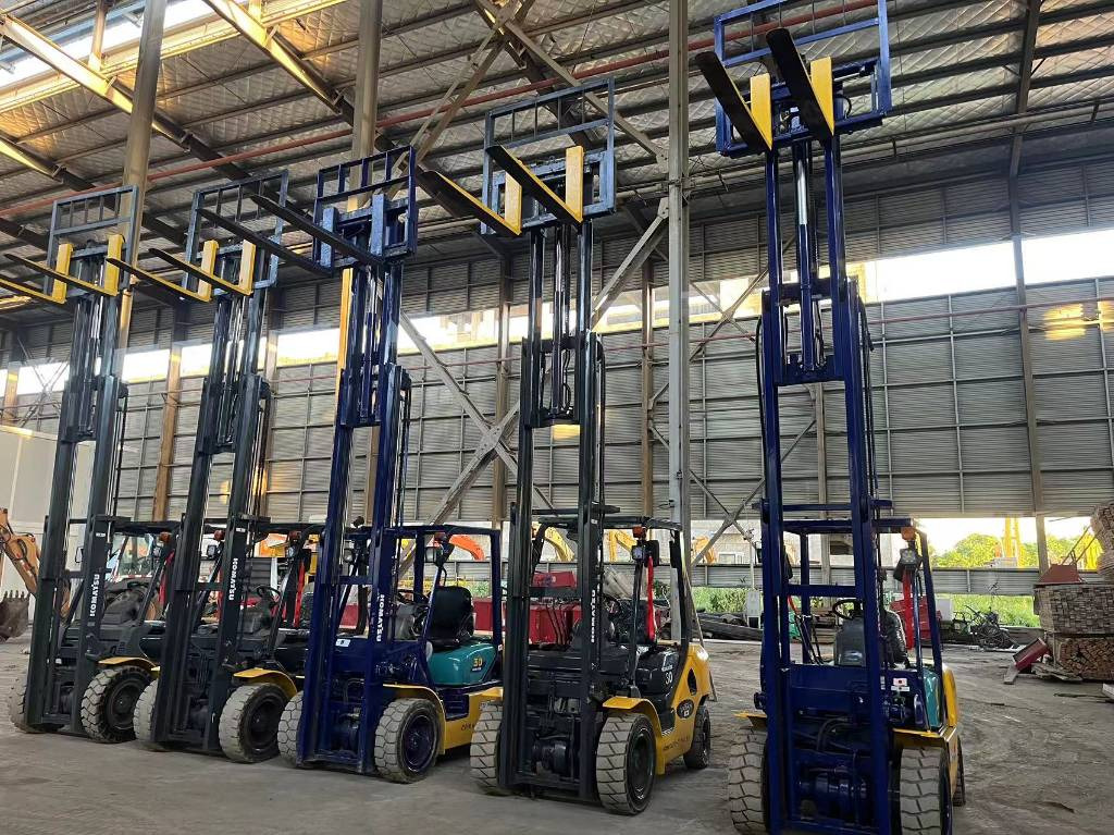 Komatsu FD 30 T-17 - מלגזת סולר: תמונה 5 Komatsu FD 30 T-17 - מלגזת סולר: תמונה 5