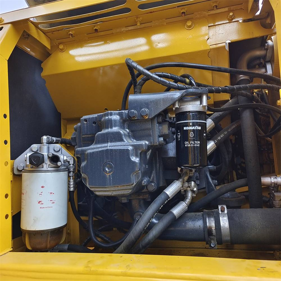 מחפר סורק Komatsu PC 220-8: תמונה 18