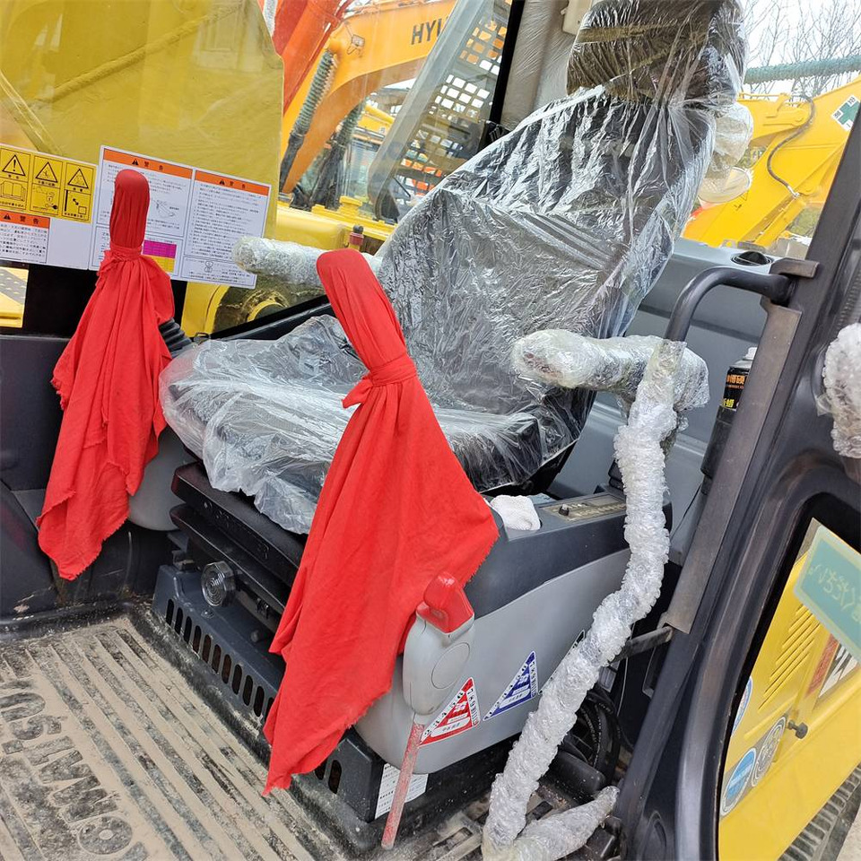 מחפר סורק Komatsu PC 220-8: תמונה 8