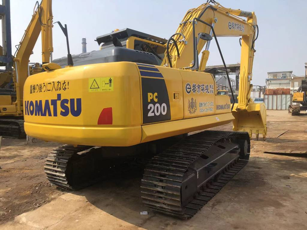 Komatsu PC 220-8 - מחפר סורק: תמונה 2 Komatsu PC 220-8 - מחפר סורק: תמונה 2
