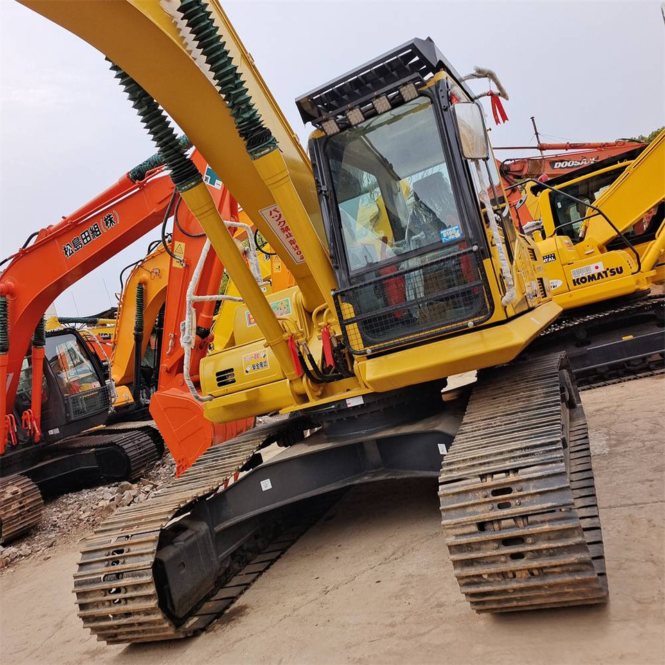 מחפר סורק Komatsu PC 220-8: תמונה 6