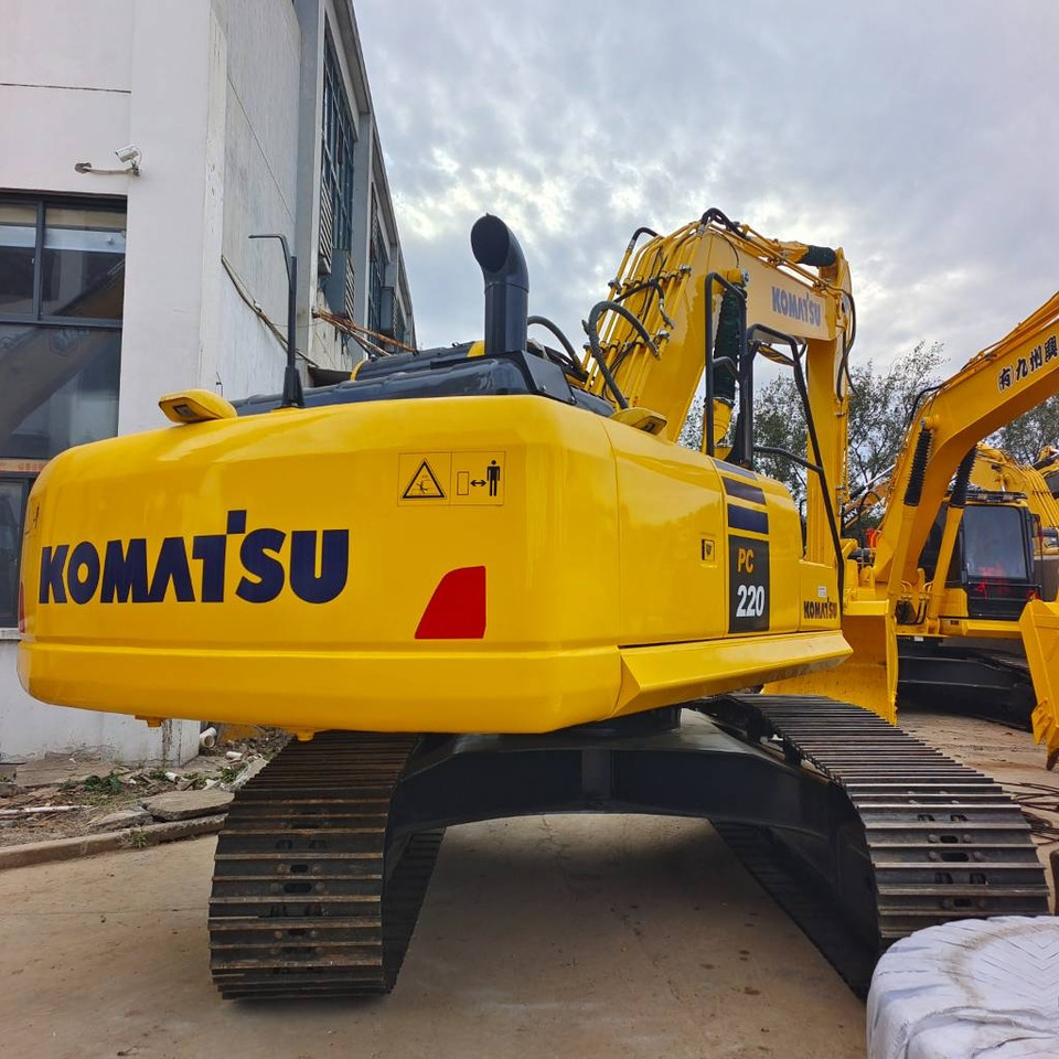 Komatsu PC 220 - מחפר סורק: תמונה 1 Komatsu PC 220 - מחפר סורק: תמונה 1