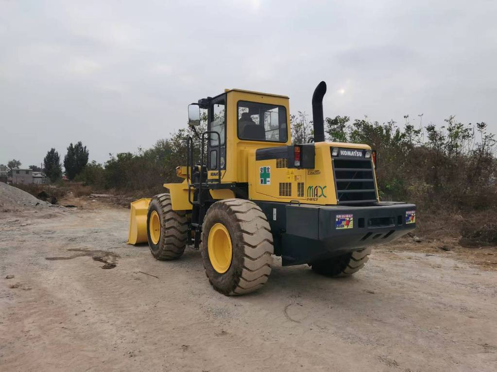 Komatsu WA 320-5 - מעמיס גלגלים: תמונה 4 Komatsu WA 320-5 - מעמיס גלגלים: תמונה 4