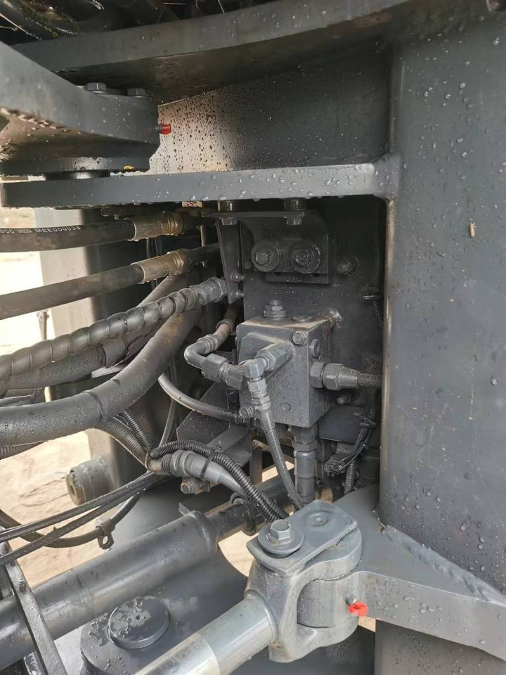 Komatsu WA 320-5 - מעמיס גלגלים: תמונה 3 Komatsu WA 320-5 - מעמיס גלגלים: תמונה 3