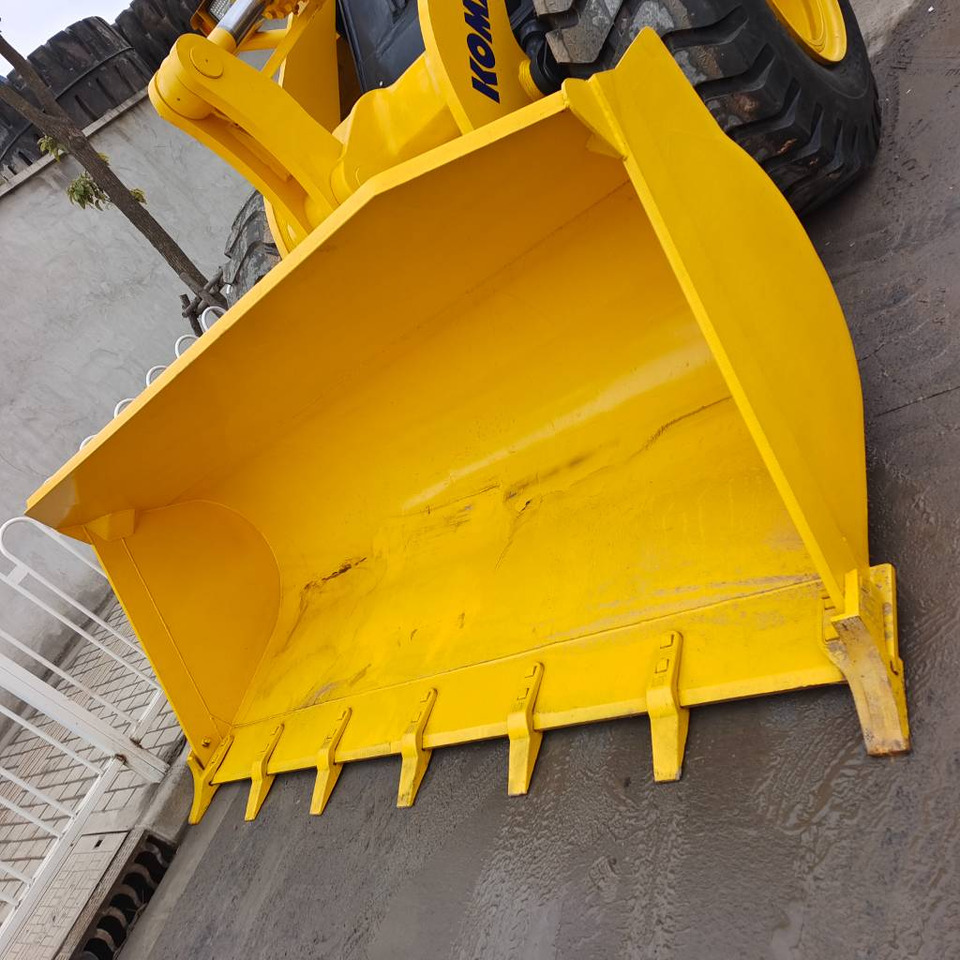 Komatsu WA 380-3 - מעמיס גלגלים: תמונה 3 Komatsu WA 380-3 - מעמיס גלגלים: תמונה 3