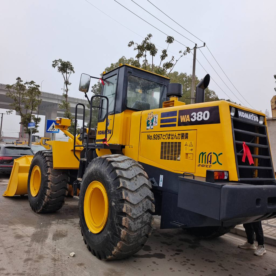Komatsu WA 380-3 - מעמיס גלגלים: תמונה 1 Komatsu WA 380-3 - מעמיס גלגלים: תמונה 1
