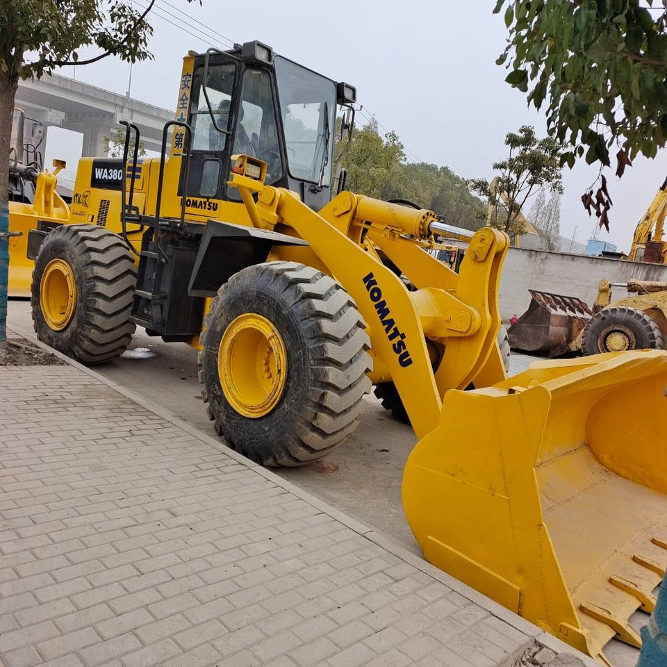Komatsu WA 380 - מעמיס גלגלים: תמונה 2 Komatsu WA 380 - מעמיס גלגלים: תמונה 2