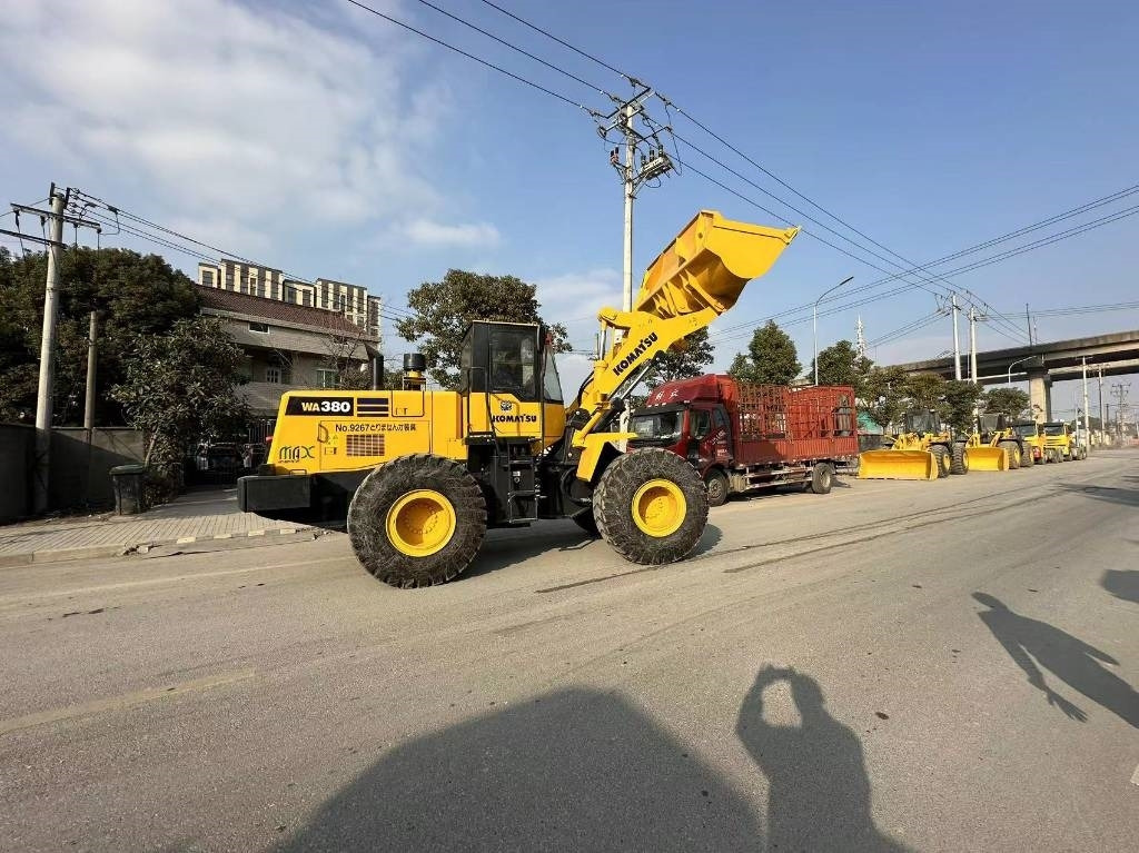 Komatsu WA 380 - מעמיס גלגלים: תמונה 4 Komatsu WA 380 - מעמיס גלגלים: תמונה 4