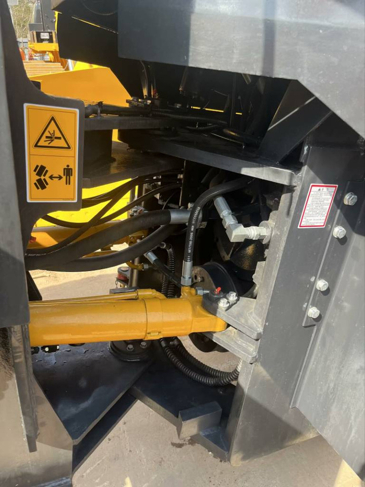 LiuGong CLG 835 - מעמיס גלגלים: תמונה 5 LiuGong CLG 835 - מעמיס גלגלים: תמונה 5