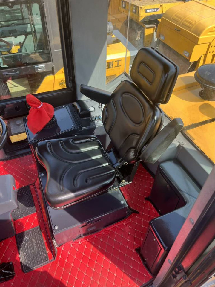 LiuGong CLG 835 - מעמיס גלגלים: תמונה 3 LiuGong CLG 835 - מעמיס גלגלים: תמונה 3