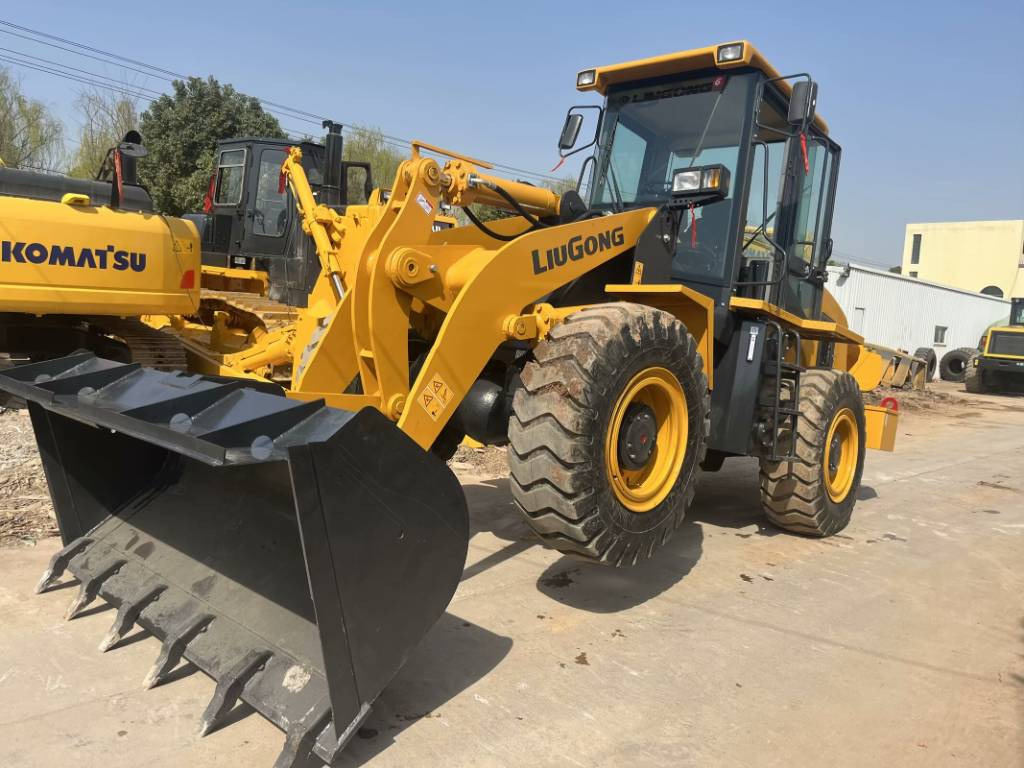 LiuGong CLG 835 - מעמיס גלגלים: תמונה 1 LiuGong CLG 835 - מעמיס גלגלים: תמונה 1