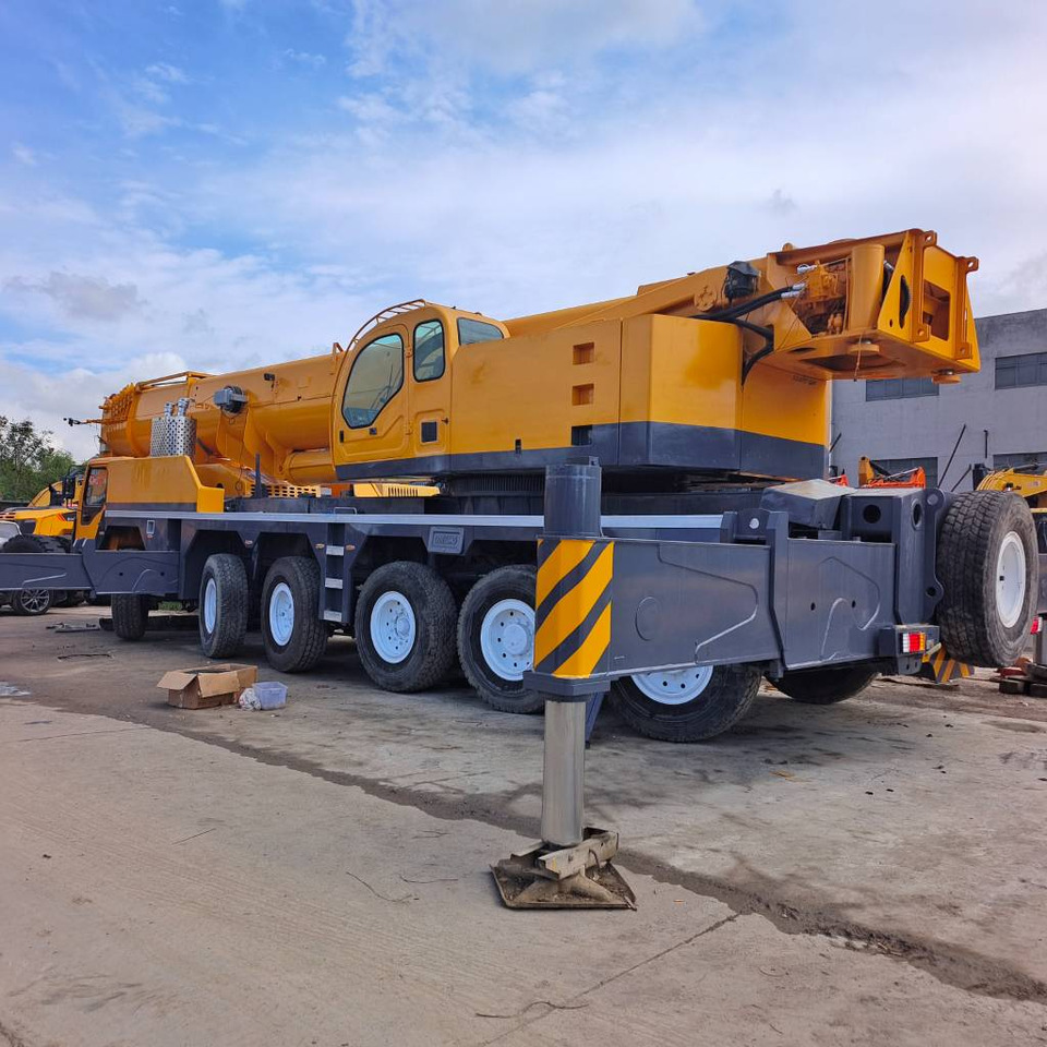 XCMG XCA 200 - עגורן מגדל: תמונה 1 XCMG XCA 200 - עגורן מגדל: תמונה 1