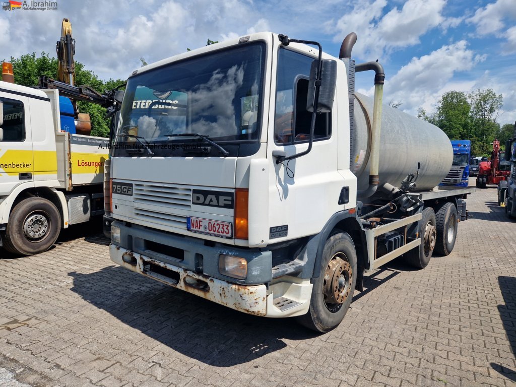 Daf CF 290 Wassertank 13500 L, Tank verzinkt Vorlauf- Lift- Lenkachse - משאית מכל: תמונה 1 Daf CF 290 Wassertank 13500 L, Tank verzinkt Vorlauf- Lift- Lenkachse - משאית מכל: תמונה 1