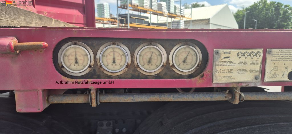 Goldhofer STZ-TBL3-33/80 Tiefbett mit Rampen Lenkung mit FB - סמיטריילר עם מטען נמוך: תמונה 5 Goldhofer STZ-TBL3-33/80 Tiefbett mit Rampen Lenkung mit FB - סמיטריילר עם מטען נמוך: תמונה 5