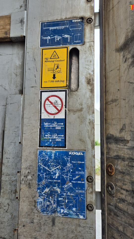 Kögel SN24 Standard, neutrale Plane Edscha, XXL Zertifikat - סמיטריילר עם וילונות צד: תמונה 2 Kögel SN24 Standard, neutrale Plane Edscha, XXL Zertifikat - סמיטריילר עם וילונות צד: תמונה 2