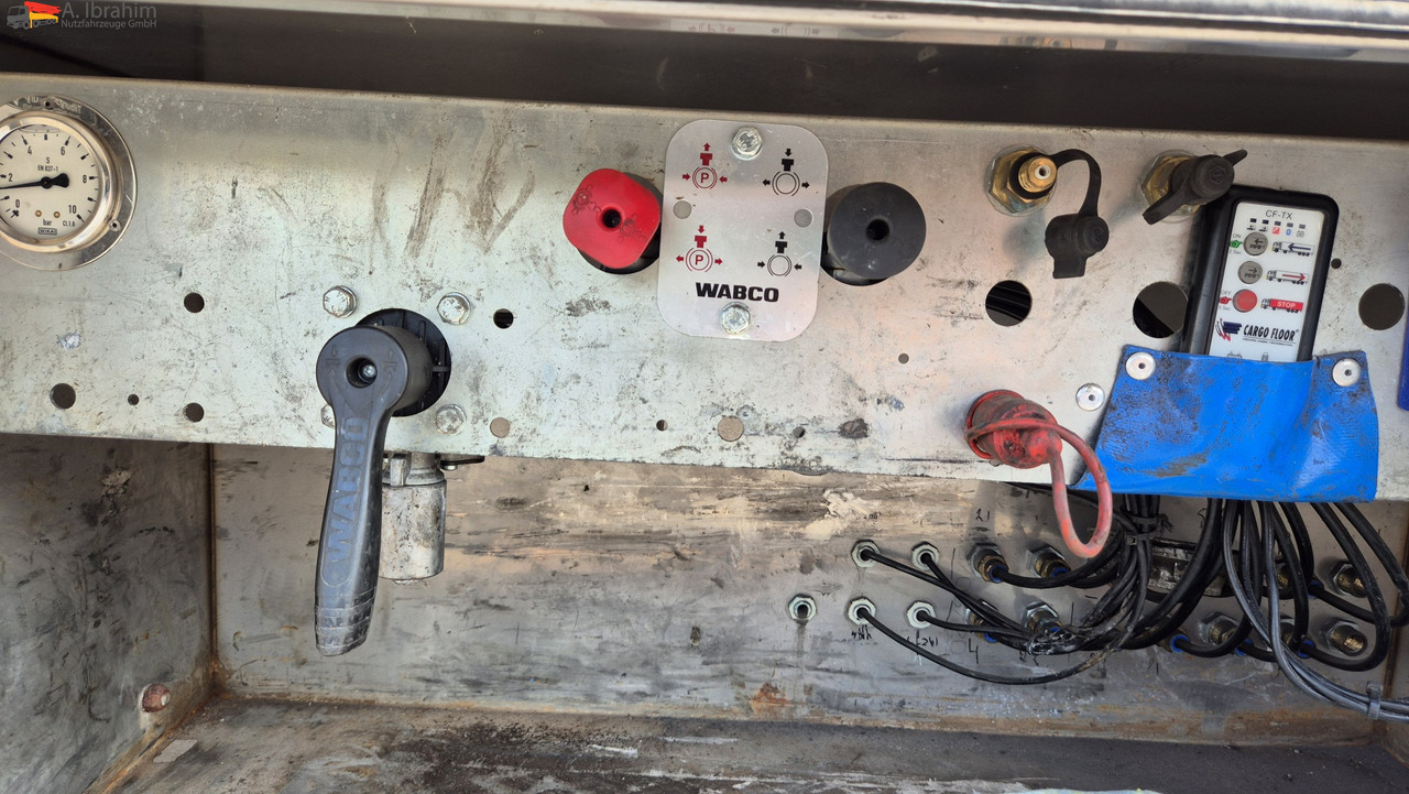 Kraker CF-200 Cargo-Floor Boden, Liftachse, SAF Achsen - סמיטריילר עם רצפת הליכה: תמונה 5 Kraker CF-200 Cargo-Floor Boden, Liftachse, SAF Achsen - סמיטריילר עם רצפת הליכה: תמונה 5