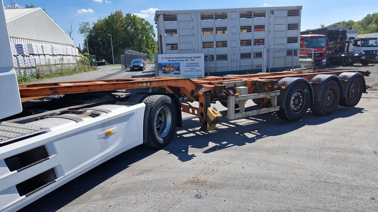 M&V Euro 902K Containerchassis 2x 20, 30, 40 ft Zustand normal - סמיטריילר מוביל מכולות/ החלפת גוף: תמונה 1 M&V Euro 902K Containerchassis 2x 20, 30, 40 ft Zustand normal - סמיטריילר מוביל מכולות/ החלפת גוף: תמונה 1